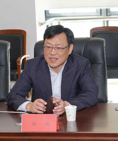 邓伟.png 邓伟.png